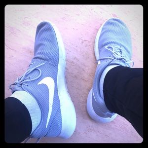 Nike Roshe One (Light Gray)